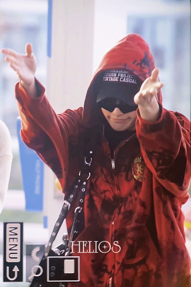 helios_vv's tweet photo. 240330 ICN 출국
❤️👐🏻

#ATEEZ #에이티즈 #WOOYOUNG #우영 https://t.co/AoTfek5Jyb