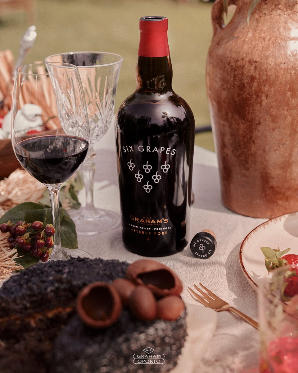Whichever one you choose, a bottle of Graham's makes any Easter lunch or dinner that bit extra special. As well as the classic Six Grapes and chocolate pairing, this year, we'll be enjoying our 2003 Vintage Port with a traditional Portuguese dessert: Pão de Ló. #GrahamsPort