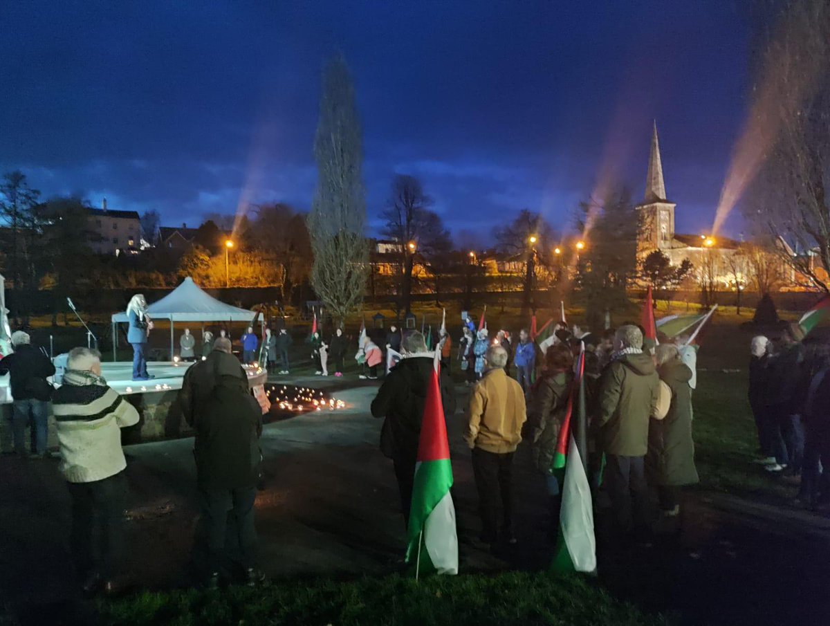 Kieran657155567's tweet photo. Thanks to all who assisted and help promote last night's Fermoy's Vigil of Solidarity with the people of Gaza @CampaignCork @TheNewReview2 @sharonlambert0 @LiamQuaide @TadhgHickey @FAMAR_2022 @cronin132 A few pics and thanks again ❤️💚🖤  🇵🇸  🇮🇪 https://t.co/6aLS0myNj4