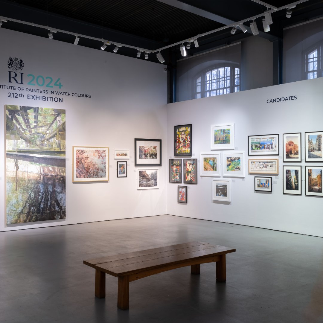 The RI 212th Exhibition is open daily throughout the Easter Holidays, including the Bank Holidays 🥚 Explore online or in person: three gallery spaces showcasing 400+ works by RI member artists and emerging talents 📸 RI Exhibition | Photo: Mark Sepple