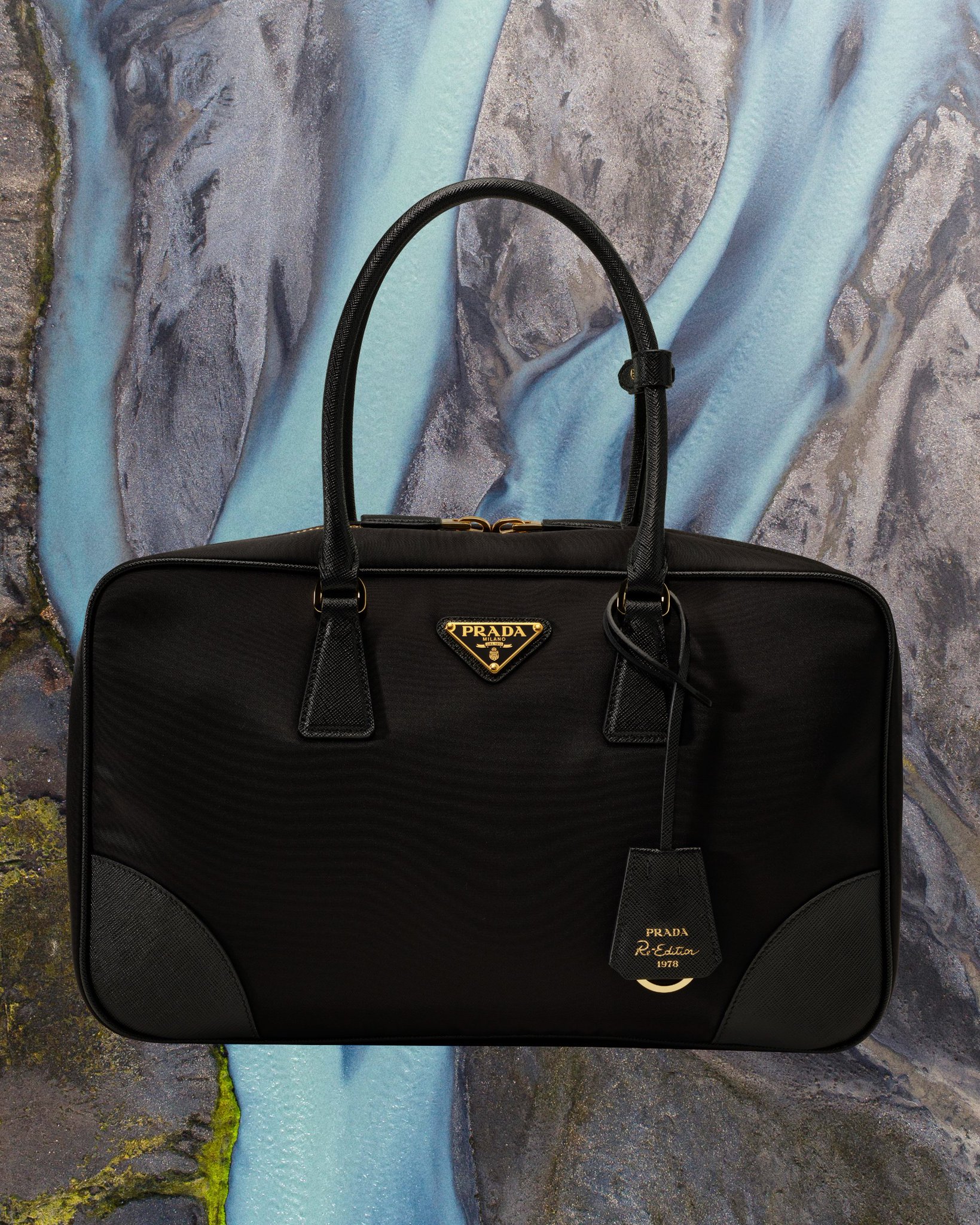 関税負担なし☆PRADA Re-Edition 1978 バケットバッグ Re-Edition 1978 PRADA RE NYLON(プラダ リナイロン) バッグ