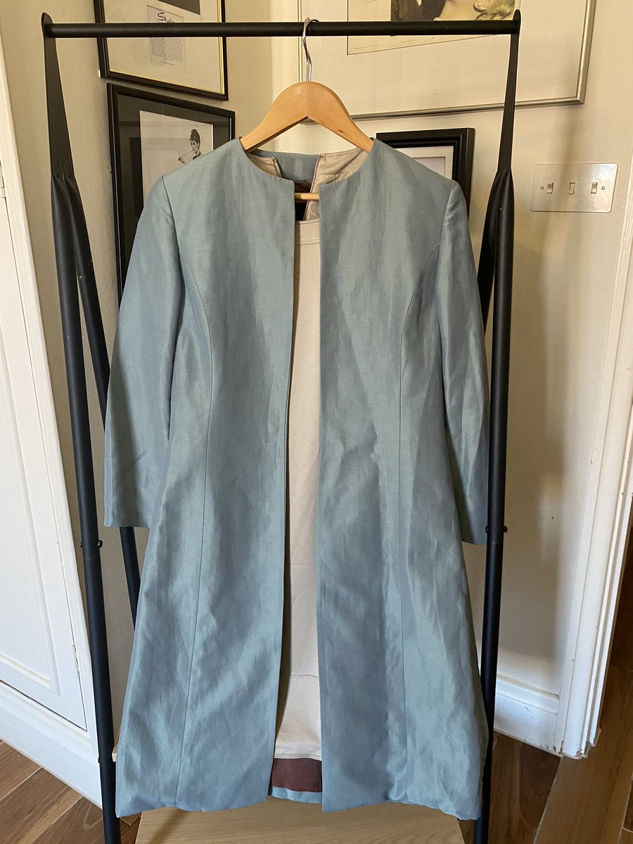 We’ve been adding some new pieces to the SumUp shop
Today. Including this Burberry dress and Mulberry coat. 

les-trouvailles-jersey.sumupstore.com