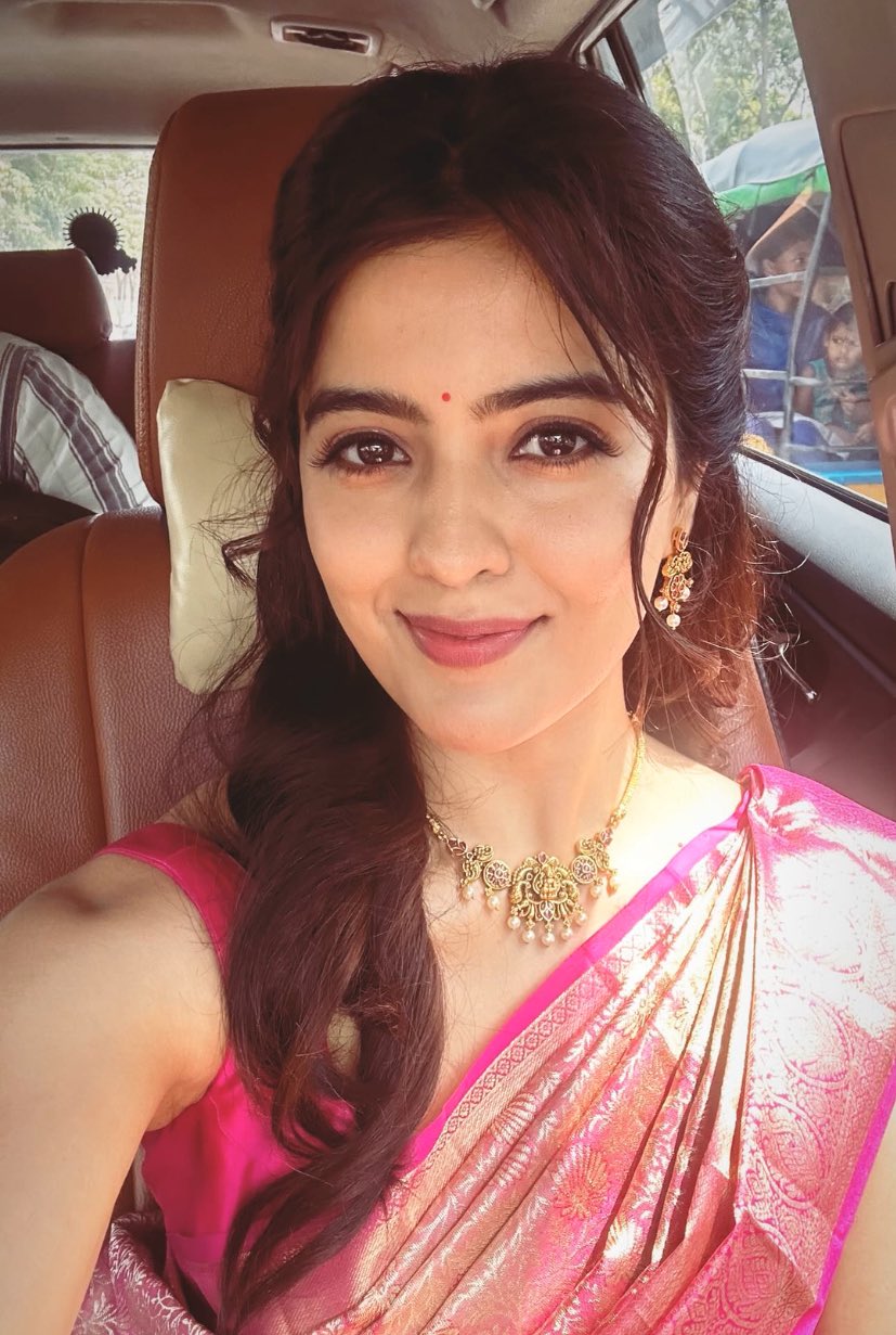 GJ6b8zlWAAA42La?format=jpg&name=large