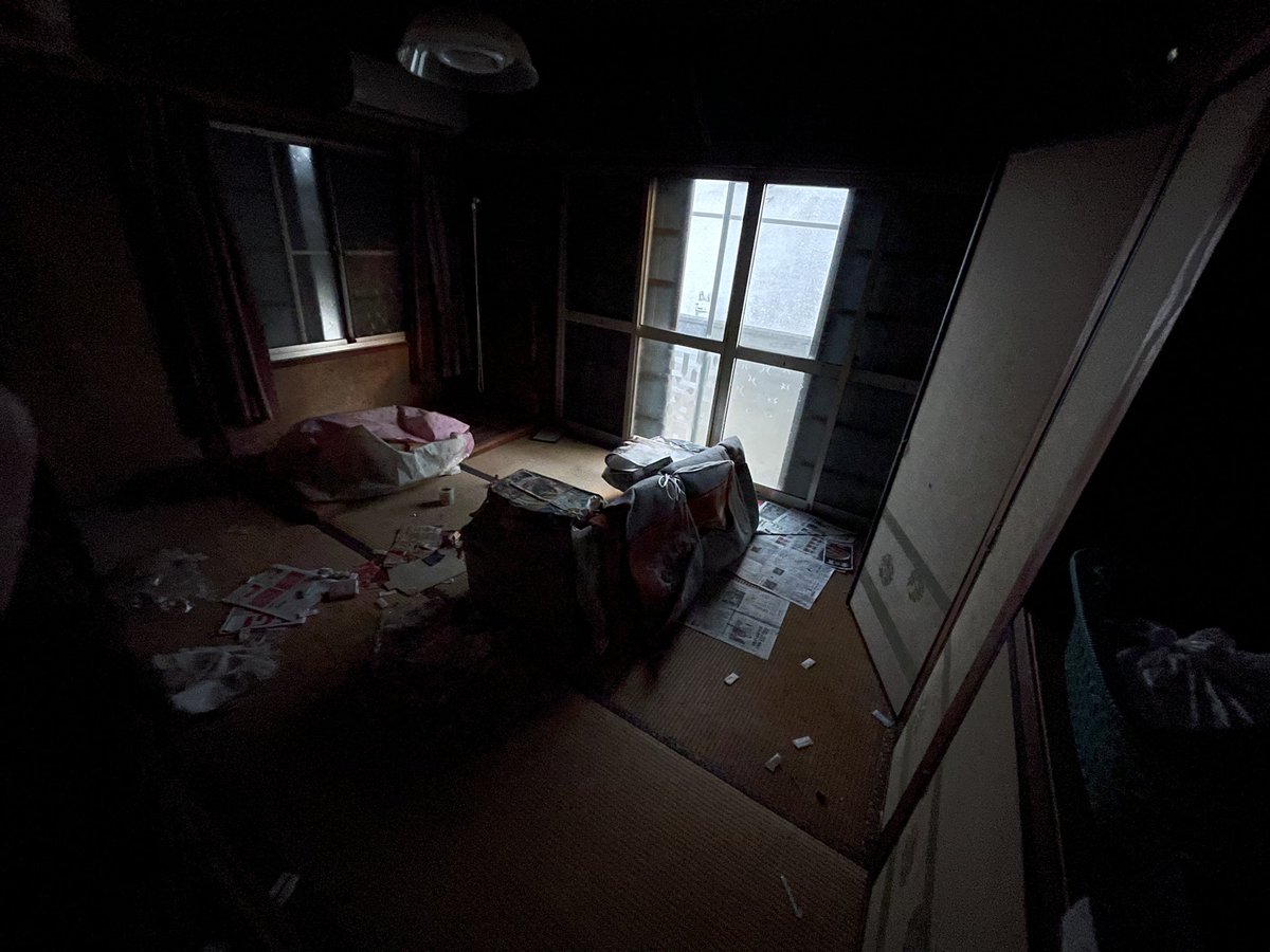 【アルバイト募集】

謝礼：6万円(交通費別途支給)

場所：東京都八王子市

条件：20歳以上・男性 ・格闘技経験者

募集人数：1名

⬛︎仕事内容⬛︎
こちらが指定したアパートの一室で24時間過ごしていただきます。
その際、下記のことは厳守下さい。

❶玄関・窓など、全て施錠する