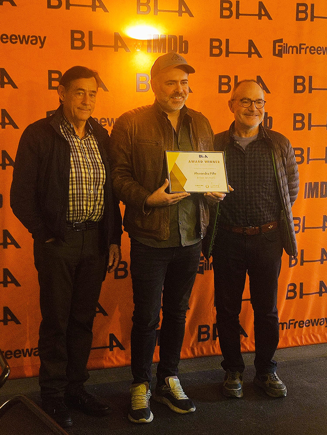 🏆 La versió del Cant dels Ocells de <a href="/quico13/">Quico Tretze</a> i <a href="/OmniumAnoia/">Òmnium Anoia</a> rep un premi internacional 👉 ow.ly/hQ7Z50R3YF6

🔝 Ha estat premiat al festival internacional Barcelona Indie Awards