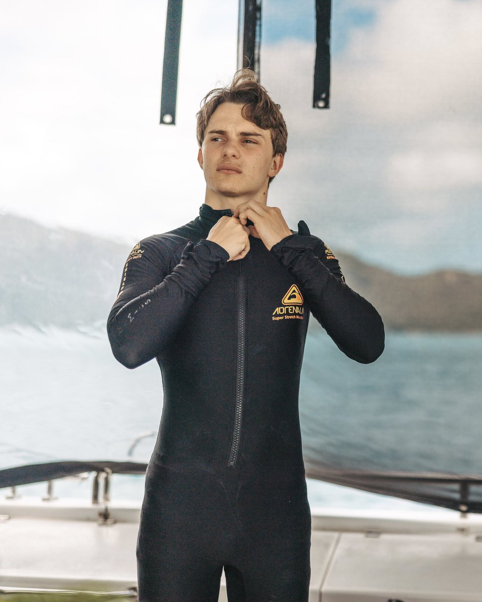 LNFOURS's tweet photo. telling my kids this was peeta mellark https://t.co/l5yGWXS6b7