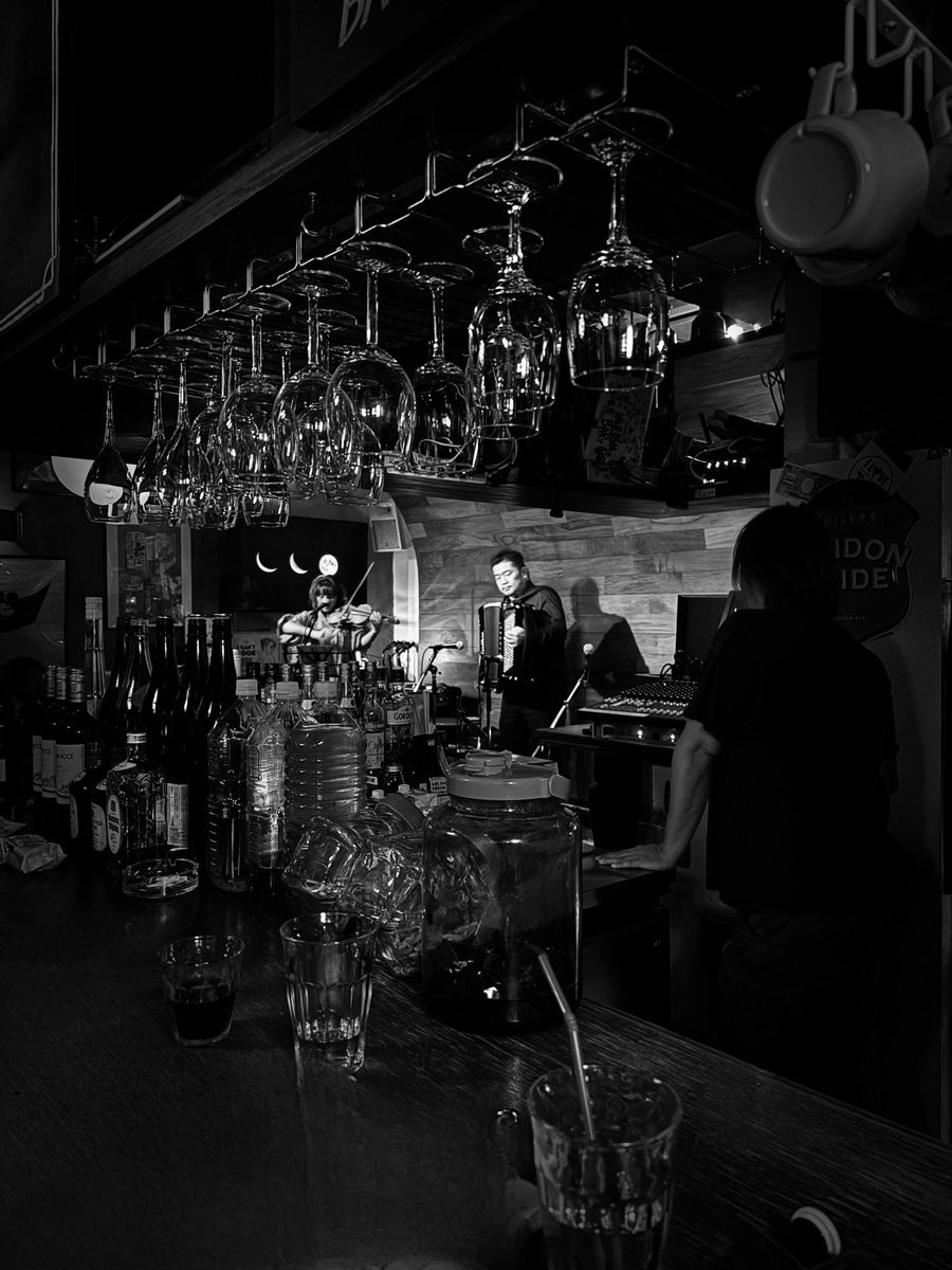 Eleonola1's tweet image. 『musiqueisum』@CCO_BAR ありがとうございました💙🤍❤️
Authentic Midget Orchestra （AMO）の音楽を聞けばもうParis！
楽しかったよー🍷
Reina Kitada さん、田ノ岡三郎さん、ありがとう。produce河崎君、CCOの皆様もメルシー。
次回告知をご期待下さい！🇫🇷
#muset #0329CCO