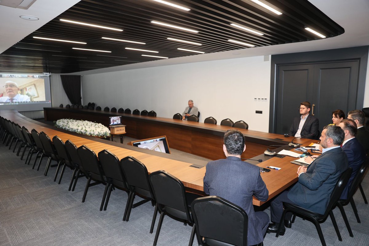 AK Parti Genel Başkan Yardımcılarımız, Teşkilat Başkanımız Erkan Kandemir, Seçim İşleri Başkanımız Ali İhsan Yavuz ve Yerel Yönetimler Başkanımız Yusuf Ziya Yılmaz'ın video konferans katılımıyla toplantımızı gerçekleştirdik.