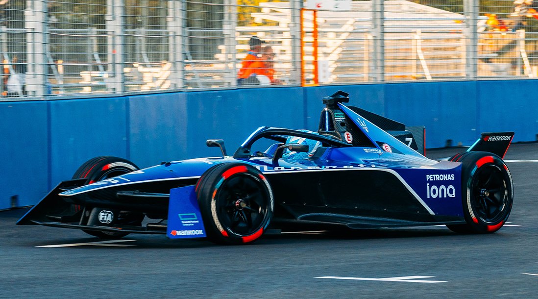 Max glory in Japan. @maxg_official rises to the highest step of the podium for the first @FIAFormulaE S10 victory. Next stop: Misano for the home races, starting 13 April. Fully charged! #Maserati #RACEBEYOND #TokyoEPrix @maseratimsg