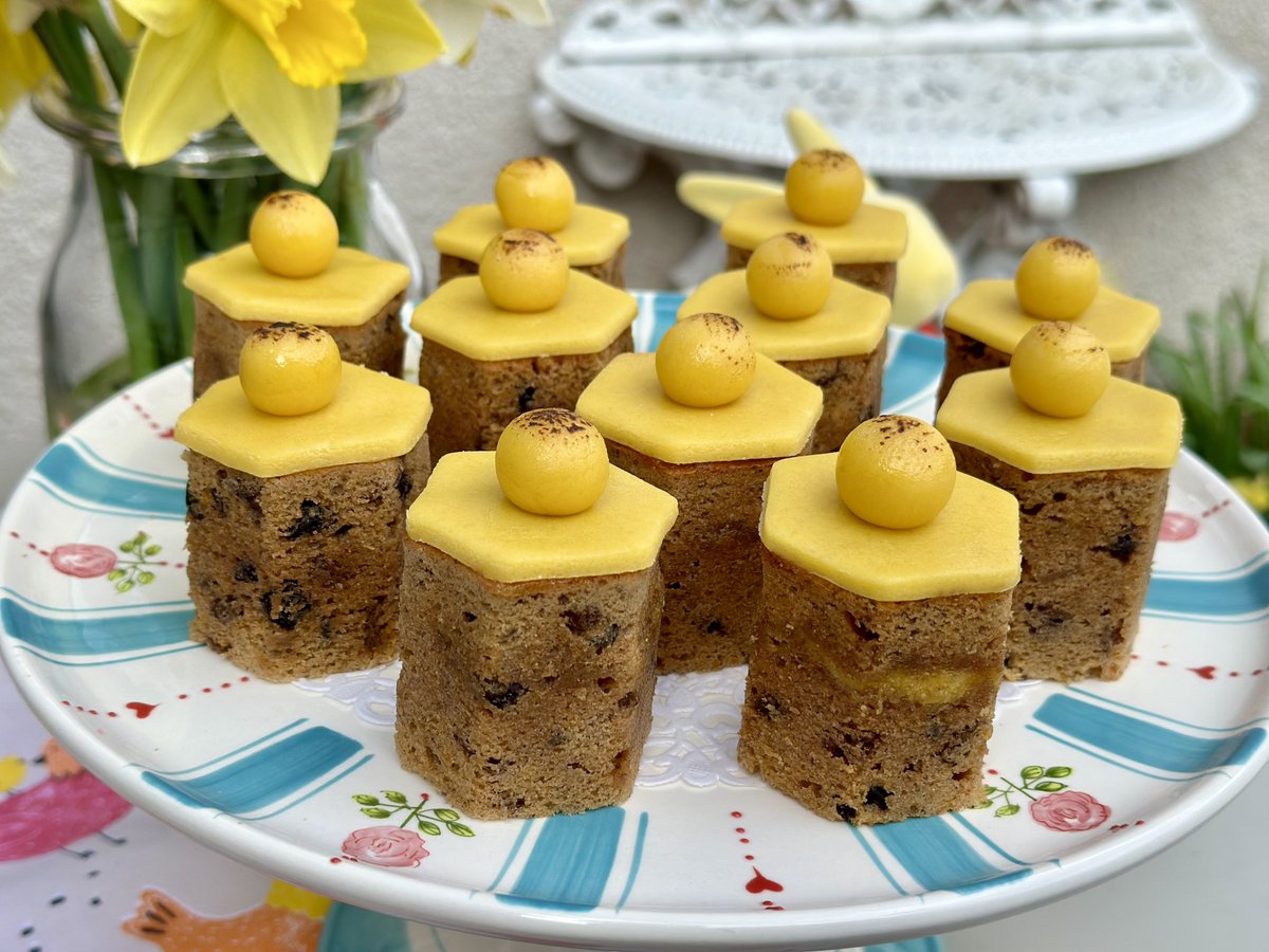 Mini Simnel Cakes for Easter Sunday 🐣 The traditional Easter cake for me, but in miniature form this year so I can share them with friends and family. Recipe is on my website if you want to give them a try this weekend: joshsmalley.com Happy Easter Everyone🐣🌷🪺🐰