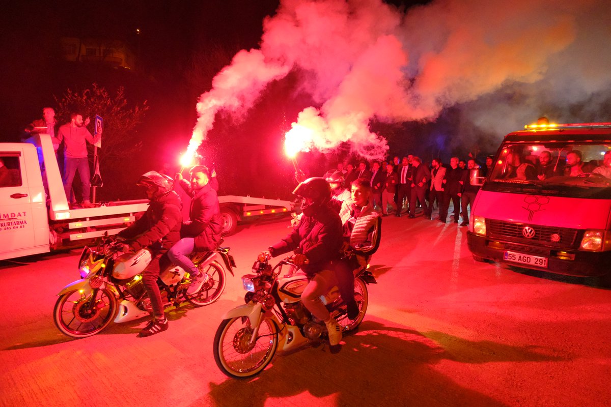 📍Canik

Yavuz Selim Mahallesi'nde muhteşem bir buluşma gerçekleştirdik! Mahalle sakinleriyle bir araya gelerek destek istedik. 

Samsun için en doğrusu Adem Güney!