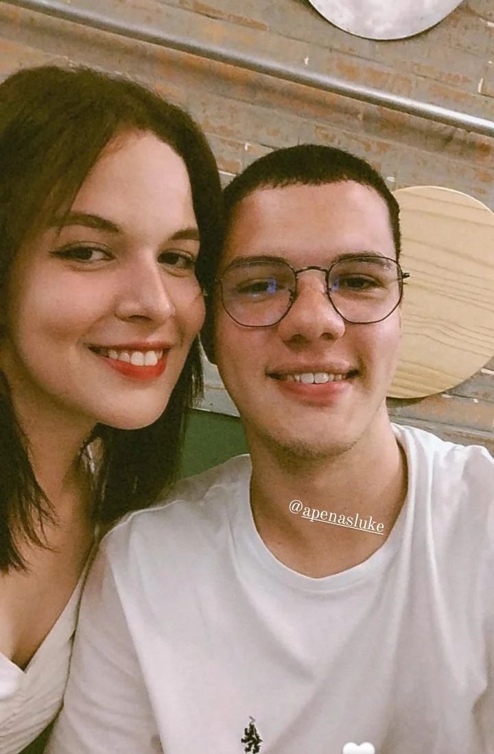 euLaura0's tweet photo. Nunca pensaria que o meu relacionamento com Lucas que durou 1 mês em 2022 iria virar quase 9 meses em 2024 🫠 https://t.co/JbmE0hz1nY