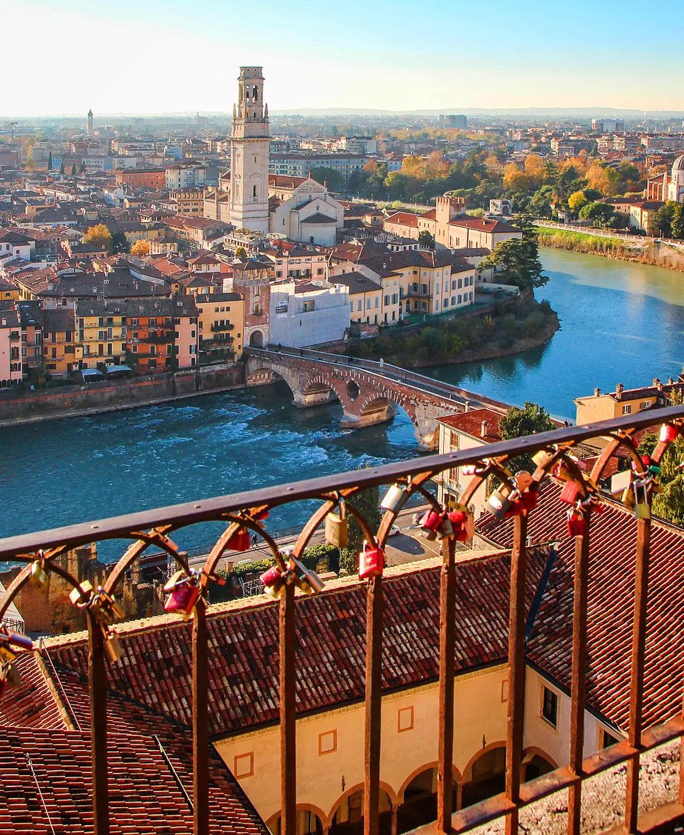 Verona, Italia / Verona, Italy
.
.
.
#italia #italy #ig_italia #super_italy #italian_places #verona #map_of_italy #tlpicks #ig_europa #voyaged #италия #italy_vacations #italian_trips #italie #italien