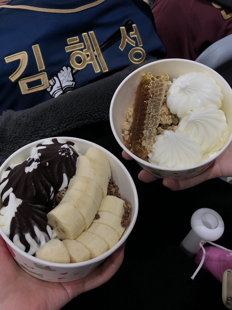 야구장에 먹방 찍으러 갔다가 승요까지 하고 왔지 ✌️
다들 고척 가서 육회쫄면 먹어 주면 되 . .
후식으로 요아정까지 🥵🥵