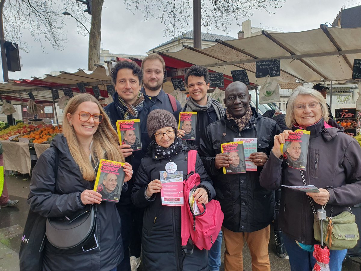 La campagne pour @rglucks1 à #Paris20 bat son plein 🌹✊️ Sur le marché #Belgrand ce matin, encore un excellent accueil qui témoigne d'une envie certaine de mettre fin à l'affrontement mortifère Macron - Le Pen, Bardella - Hayer que nous connaissons depuis trop longtemps