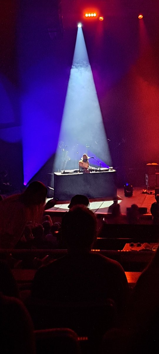 Great start to the Easter weekend on Friday evening,#NormanJaysGoodTimesBand <a href="/NormanJayMBE/">Norman Jay MBE</a> <a href="/southbankcentre/">Southbank Centre</a>, straight into gear opened with Runaway #LorettaHolloway, singers and band on stage, lived up to the name #GoodTimes