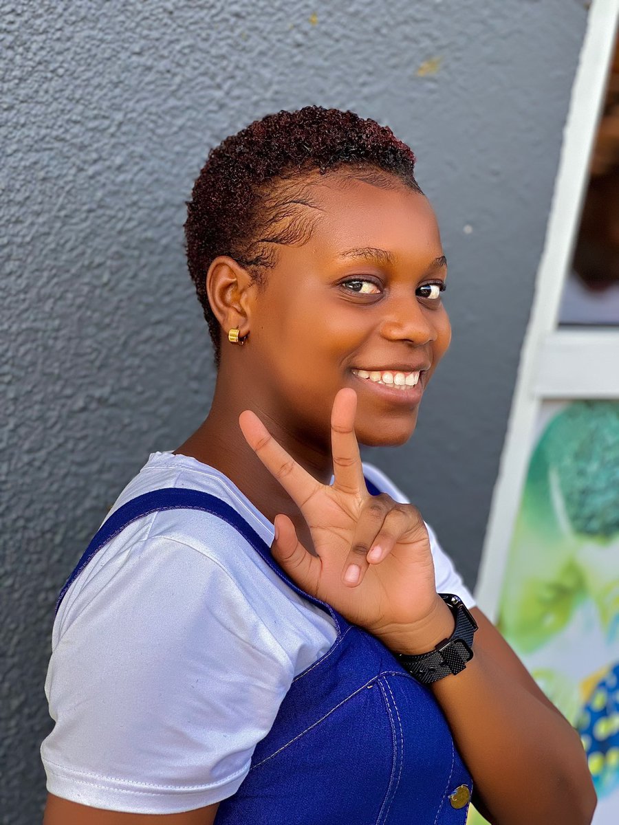 Cuttingmastertz's tweet photo. Kupendeza ndo hukuu bnaa 🥰 Niwakumbushe tuu tunafanya kila kitu kinachousiana na Nywele zako 🤔🤔 Usiogope kuuliza Hatufanyi Biashara Tunatoa Huduma 🥰 akaribu tukuhudumie 🙏🏽🙏🏽🙏🏽 #waachewapendeze #nguvuyanywele #cutting_master_famil  #0714757882 https://t.co/grQJeyrW9u