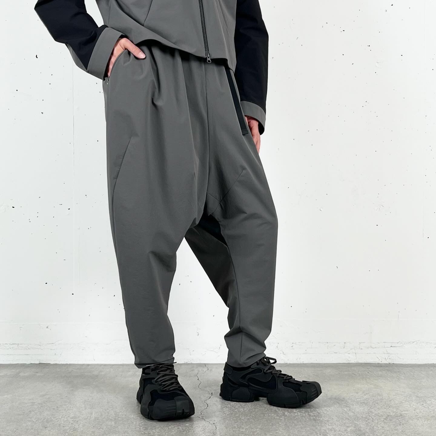 FUMITO GANRYU Bontang tech pants