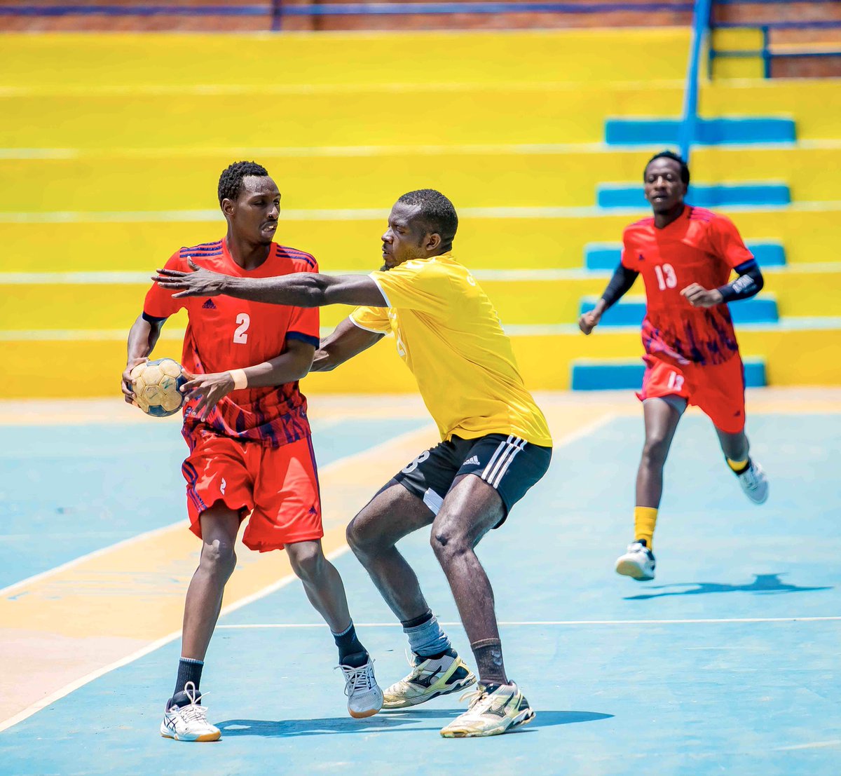 Today at Kimisagara Youth Center, our team hosted Gicumbi HT in the Rwanda Handball National League.

Our boys did well in the first half but due to some technical mistakes we ended up losing the game.

Final Score:

Gorillas HC 28-35 Gicumbi HT