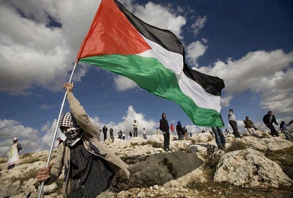 Otro 30 de marzo más donde el pueblo palestino celebra el Día de la Tierra. 48 años llevan celebrando este día en conmemoración a su tierra robada por el colonialismo sionista.#DíaDeLaTierraPalestina #FreePalestine <a href="/ortiz_uriarte/">Manuel Abelardo Ortiz Uriarte</a> <a href="/dpegranma/">Dirección General de Educación, Granma, Cuba</a> <a href="/TeresaTrinchet/">Teresa Luisa Pérez Trinchet</a> <a href="/CubaMined/">MINED</a>