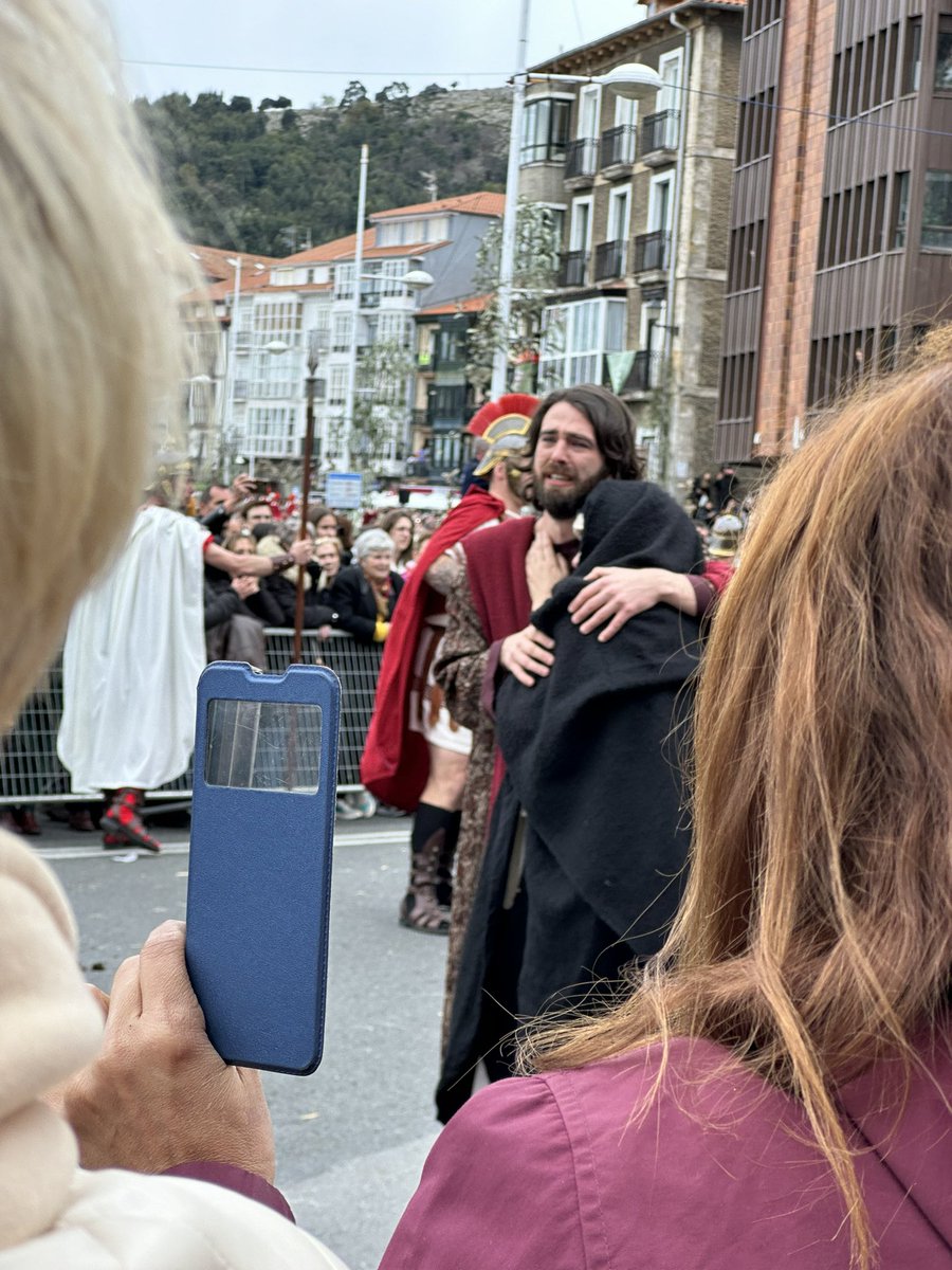 🏛️ Termina la Pasión Viviente Castro Urdiales un año más y este ha sido más especial para mí, la primera vez que participo, aunque solo el jueves, y con Imanol Vilella Castillo bordándolo.