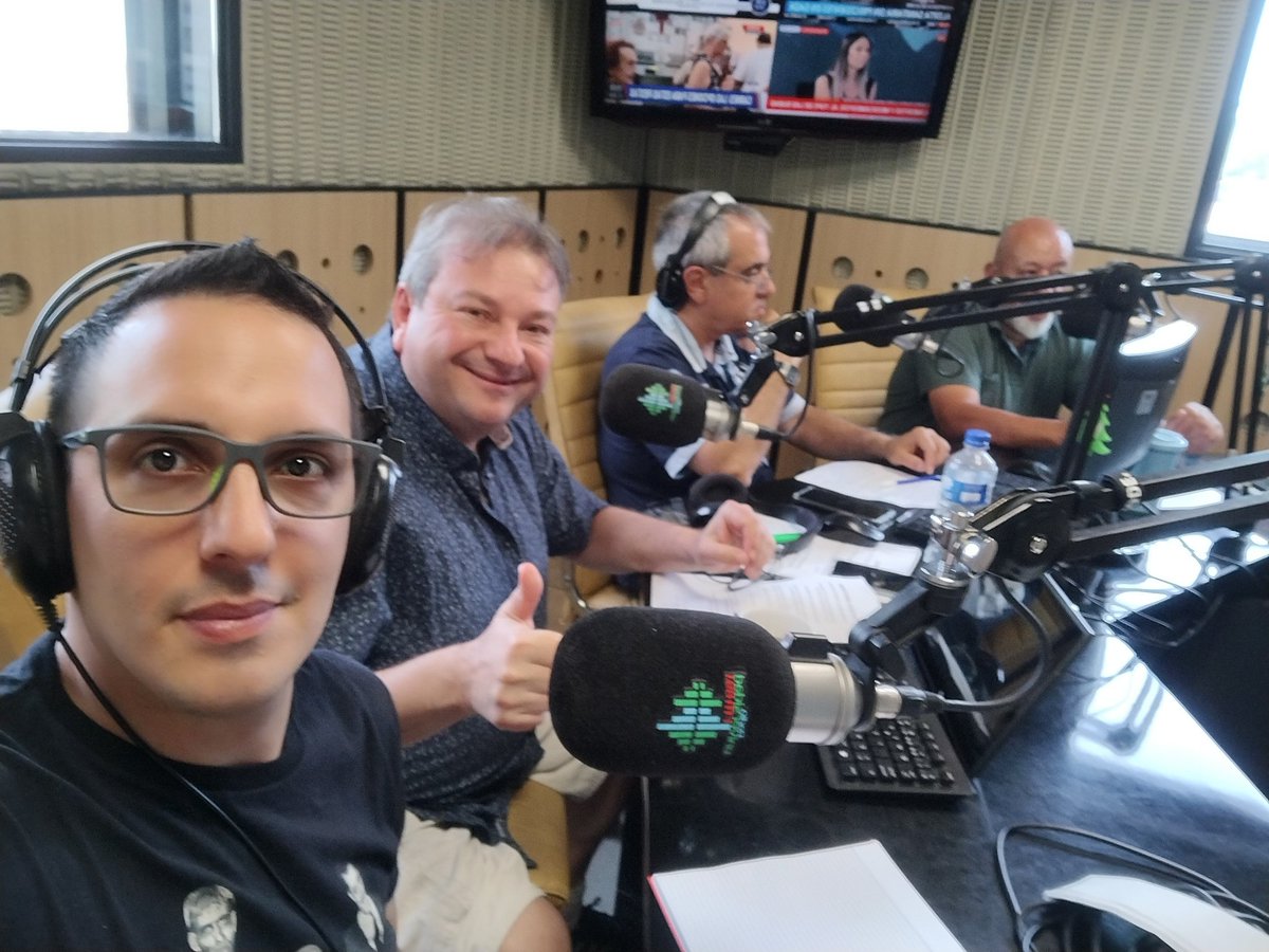 En minutos nada mas comienza #sextodia el programa de <a href="/japaulenko/">Juan Andres Paulenko</a> con <a href="/dartola/">Daniel Artola</a> <a href="/Fernita77/">Fer Mec87</a> <a href="/RuDanielAriza/">Ruben Daniel Ariza</a> y gran equipo por <a href="/universidad891/">Radio Universidad</a> Quedate con nosotros hasta las 12 y después no te pierdas toda la nueva programación!