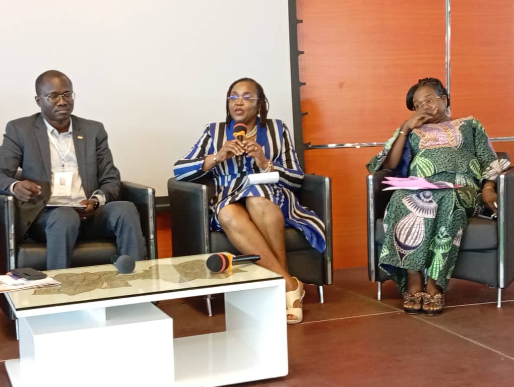 Ella_WAMA's tweet photo. À l'occasion du Forum National des Femmes Leaders, j'ai partagé l'importance de reconnaître les aspects positifs de la masculinité et d'encourager le changement de mentalité pour une société équilibrée. 
✊🏿 https://t.co/UTgWOCfSUj