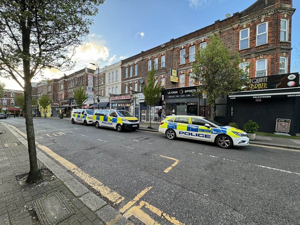 #WAMSC conducted a joint op with @MPSBrent and #VRES targeting violence across the bank holiday. This included patrols in #Harlesden after a stabbing last week. We also responded to a reports of a knife at a house party in #Ealing detaining multiple individuals.