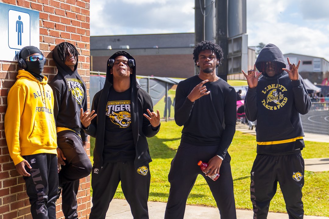Boys 4x200m coming first overall at the Greene County Tiger Invitational. Team consist of:
Benard Johnson III
Shavoy Phipps 
Robert Miller 
Jaylen Randon
<a href="/CovNewsSports/">𝘾𝙊𝙑𝙉𝙀𝙒𝙎 𝙎𝙋𝙊𝙍𝙏𝙎</a> <a href="/134Mat/">Coach Brown🇯🇲</a> <a href="/bandboyz05/">Dr. Thomas Lowe</a> <a href="/Alcovy_Sports/">AHS Tigers Sports</a>