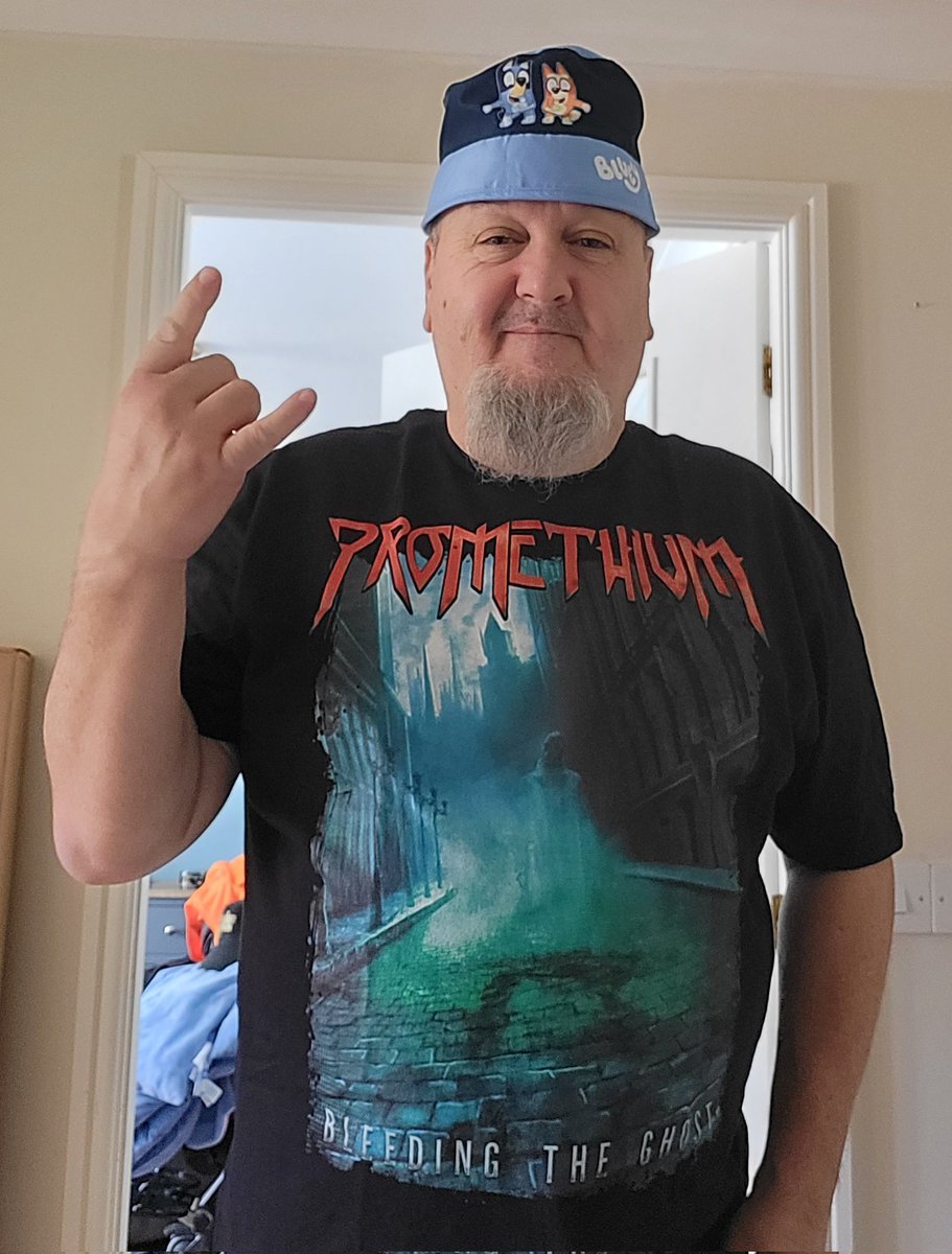 Today repping the brand new promethium shirt with a classy Bluey hat 🤘🤣🤘