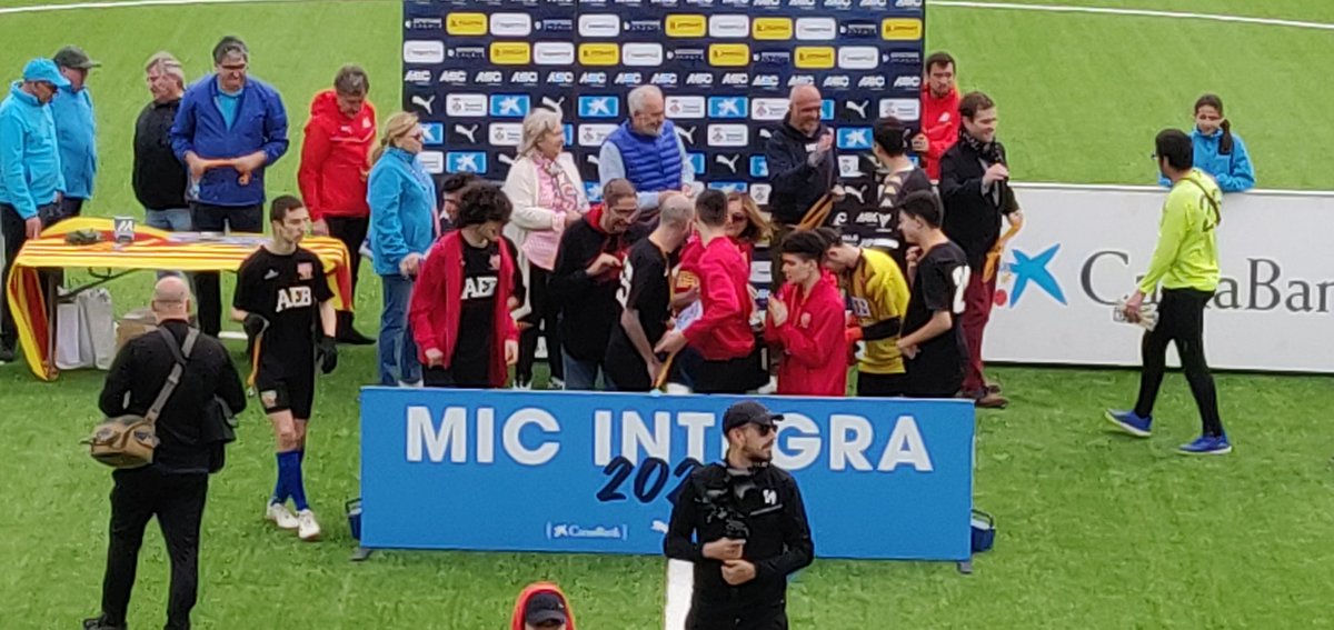 Entrega de medalles dintre d'un matí de futbol Sant. Mic Integra'24.
<a href="/micfootballcup/">MICFootball</a>