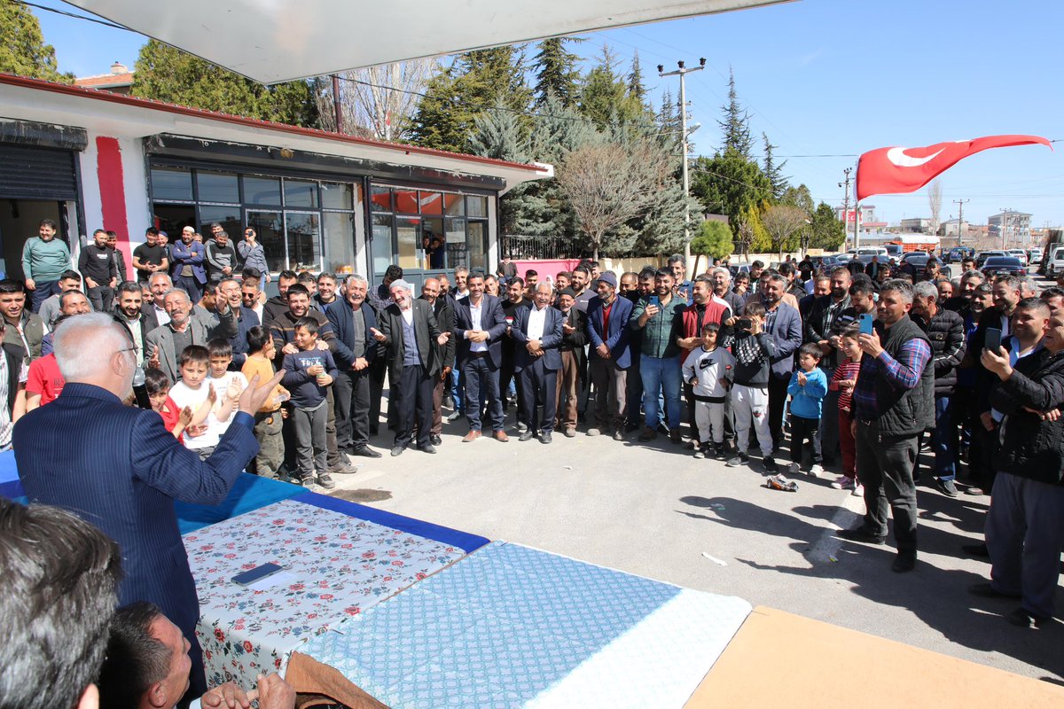 📍Niğde / Keçikalesi Keçikalesi Beldemiz’de kıymetli Niğdeli hemşehrilerimizle bir araya geldik. Niğde Yüzılı’nı gerçekleştirmek için artık sayılı saatlerimiz kaldı. Değerli kardeşlerime, bizleri nazik ve büyük bir misafirperverlikle karşıladıkları için teşekkür ediyorum.…