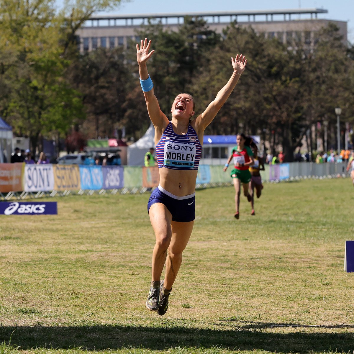 Hands up if you secured a World medal 🙌 #WorldCrossCountry