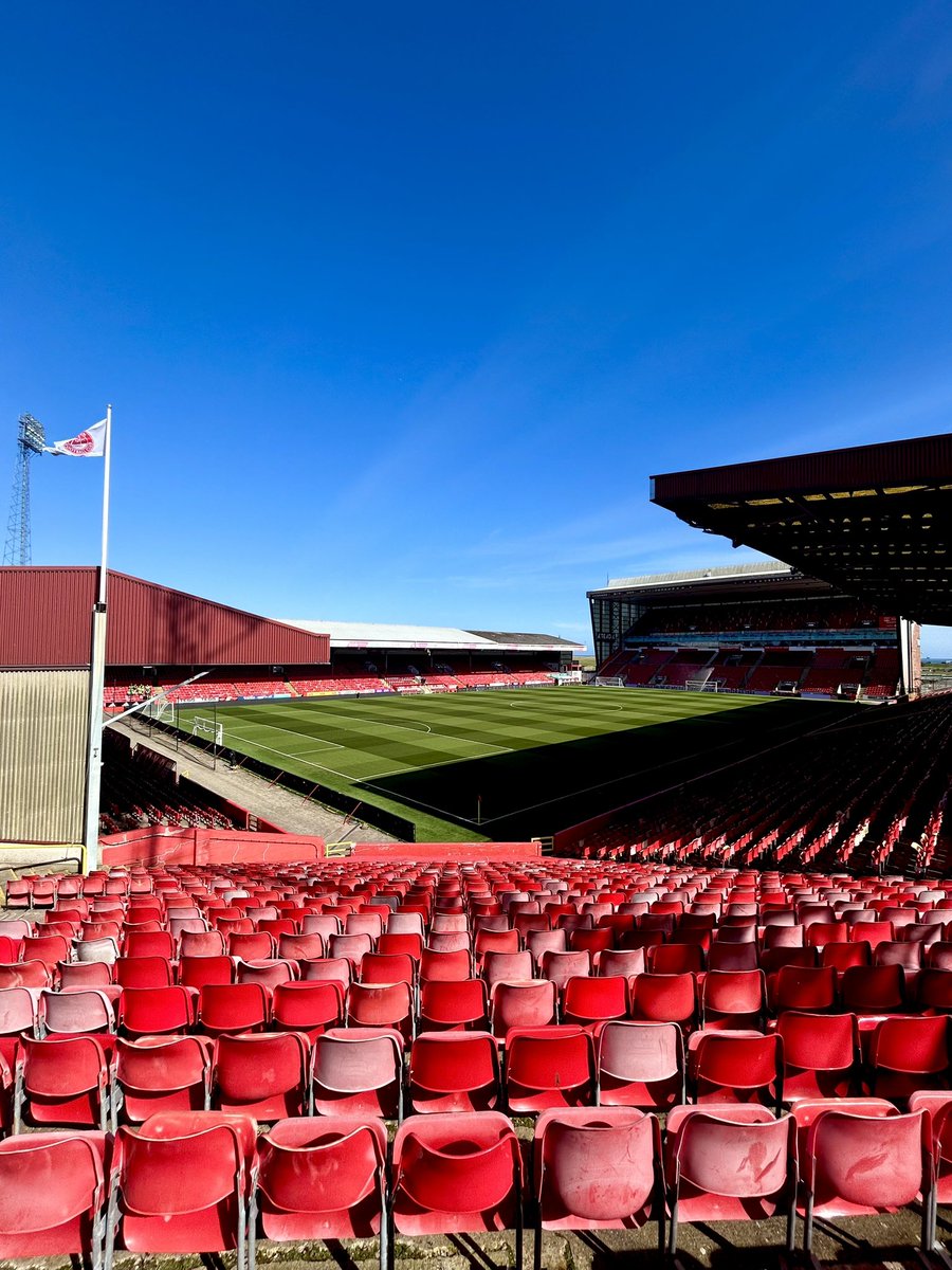 😍 🏡 ☀️

#StandFree 🔴