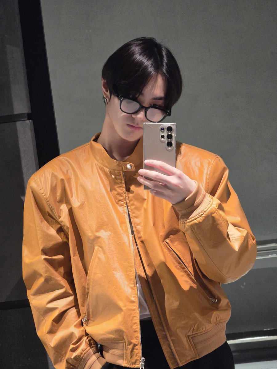 enhypenweverse's tweet image. [ #정원’s Post ] 240330

#JUNGWON: Ah the case is broken 

@ENHYPEN_members @ENHYPEN #ENHYPEN #엔하이픈