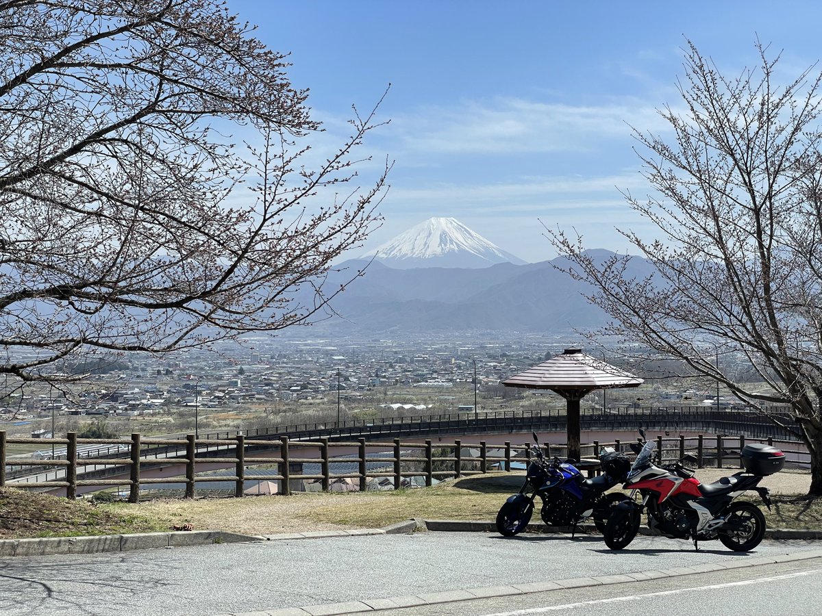 Mossuru777's tweet photo. 470km行きのみ高速、無事故無違反で帰宅！
綺麗な富士山三昧の1日でした https://t.co/LsqFPWx1dk