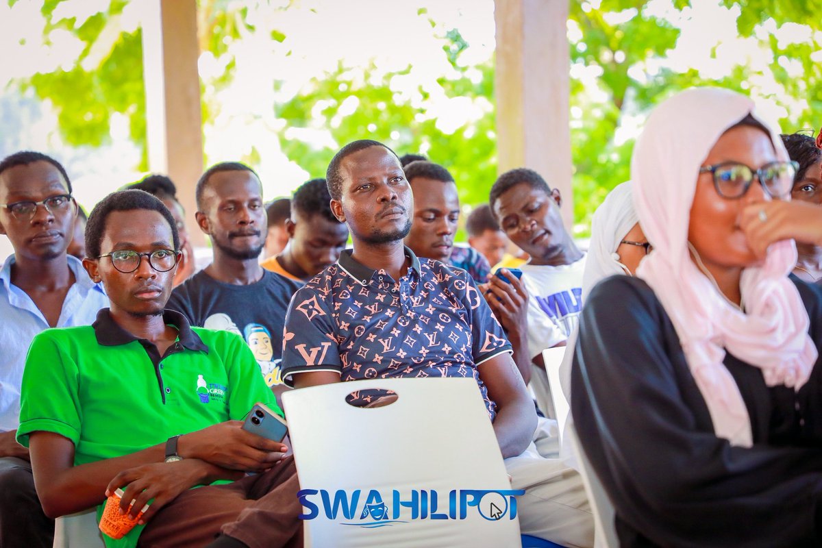 swahilipothub's tweet photo. The only way to entice people to change their behavior ensure the conservation of our environment is by showing them the social responsibility or economic value involved.
#MombasaPlasticsPrize
#BeatPlasticPollution
#ZeroWasteFest
#ZeroWasteDay
#Easter
#EasterWekeend https://t.co/7U7ffYrdNq