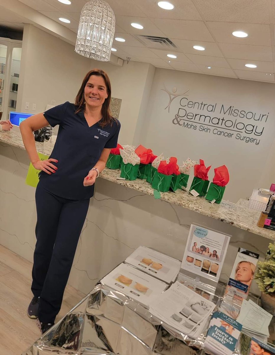CarrieTergin's tweet photo. Happy Doctor's Day to my amazing sister and thanks for all you do, dedicated and devoted to giving the best care to your patients. I'm impressed and in awe of you every day. Central Missouri Dermatology #DrTergin #DoctorSister #DoctorTergin https://t.co/aCi3jBJKqG
