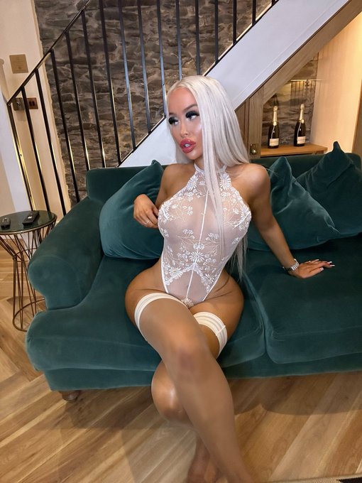Happy Easter 🐰!! $3 sale on my onlyfans !! https://t.co/YViv7QyC06 https://t.co/DtcTyel89u