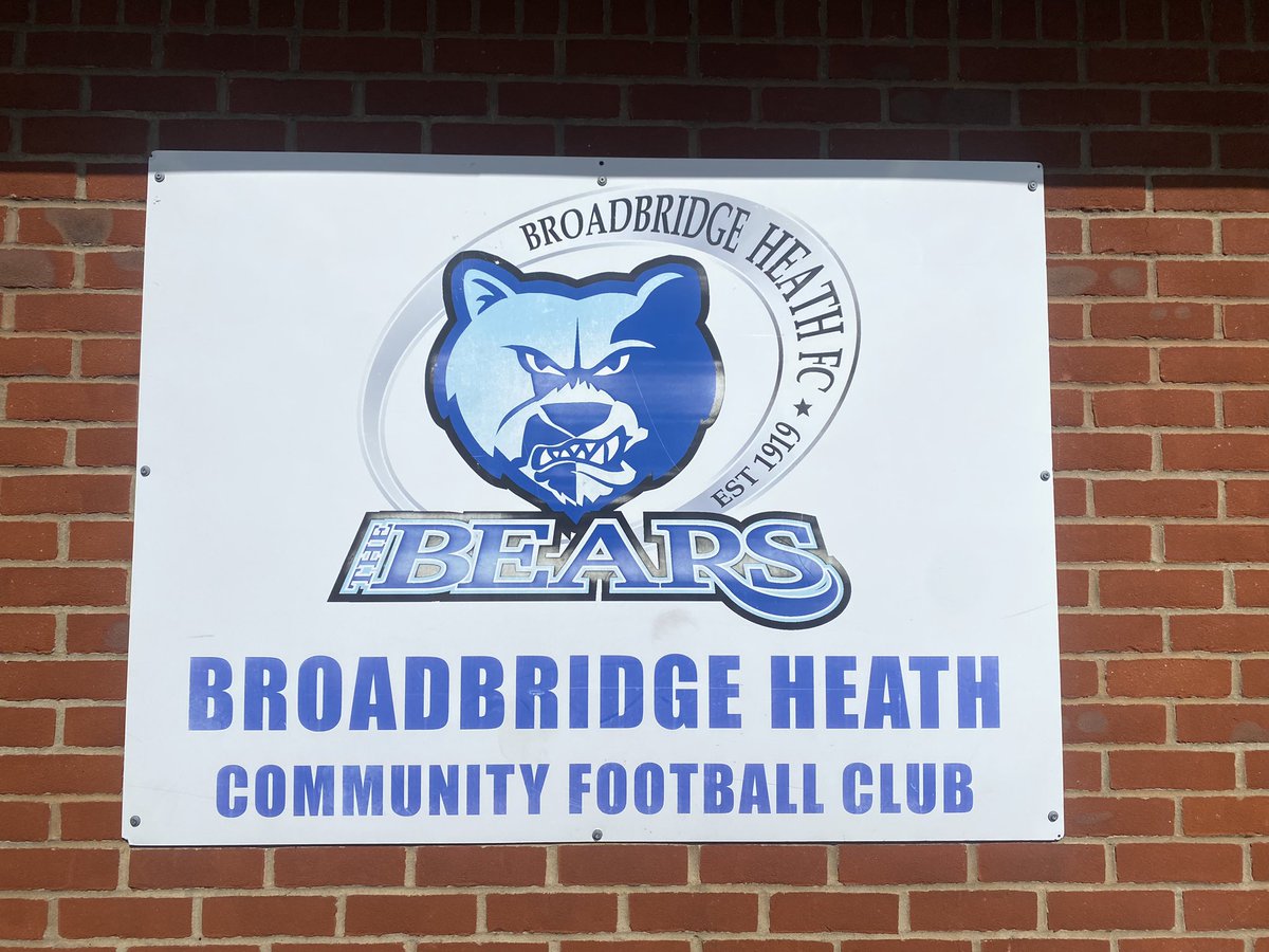 CrayValleyPM's tweet photo. Good afternoon from a sunny Bodymould Mattresses Stadium where #TheMiller prepare to face @thebearsbbhfc
Team news from the changing room will follow shorty!
#COYM https://t.co/dB7qscIGwS