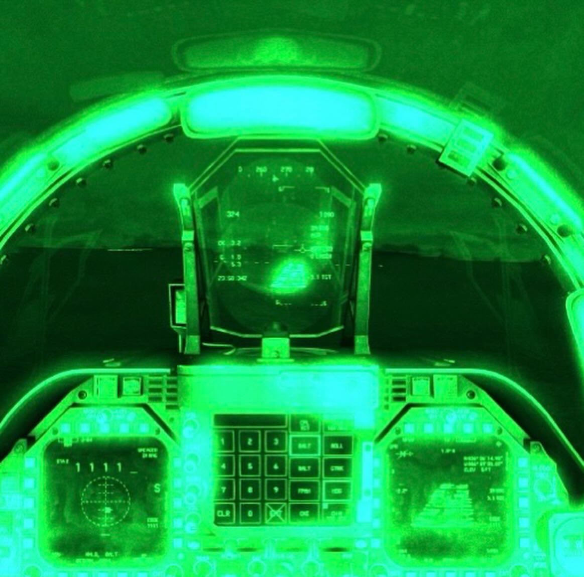 fuerzaereaFAE's tweet photo. Continúa la #santasemana y #anoche las #alas #operativas de #caza #volaron la #segunda #etapa realizando #tiro #naval en la #D122 al #sur de #rota
En todo momento les acompaño una #noche #fria , #tormenta ,mucha #lluvia y sobre todo… muchísimo #viento !! https://t.co/4G0xlV4mAr