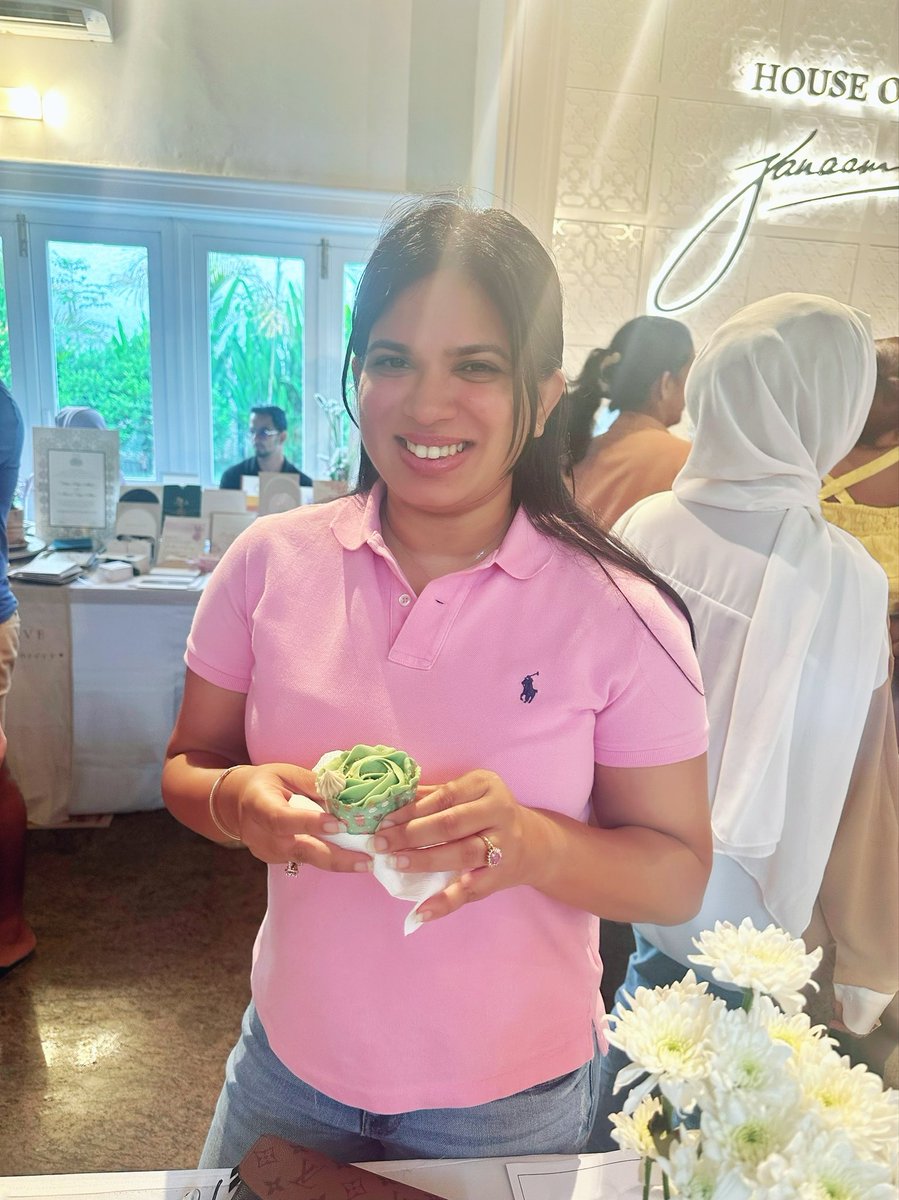 AraliyaT's tweet image. Loving the cupcake life! 🥰🩷

#eidbazaar #supportsmallbusiness #srilanka #lka #sweettooth