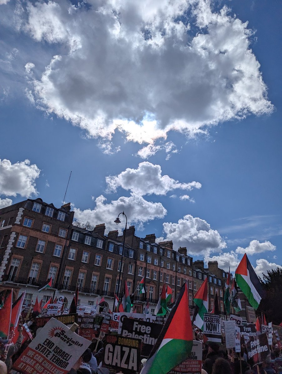 Tens of thousands marching through London demanding a ceasefire in Gaza