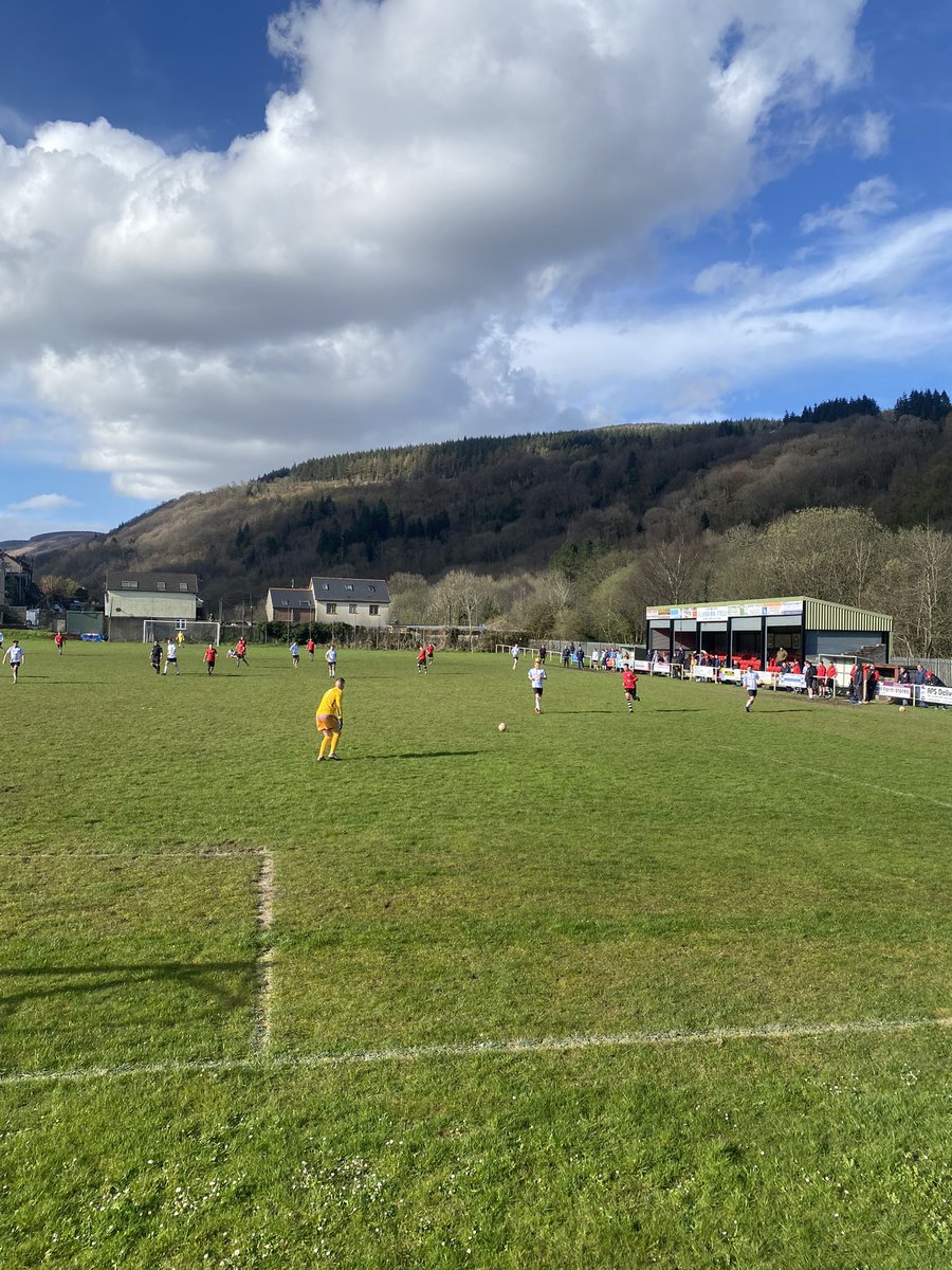 Great result and great crowd at the Glasbrook today watching @Ceiberrangersaf today. Met a couple of football ground tourists from 🇩🇪 and Yorkshire. #uppatigers