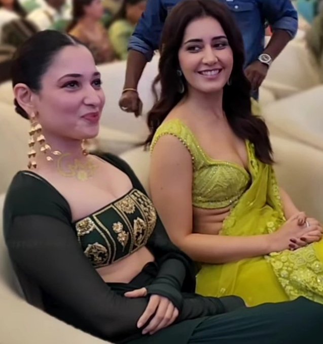 GJ7-rThbYAAPczn?format=jpg&name=small