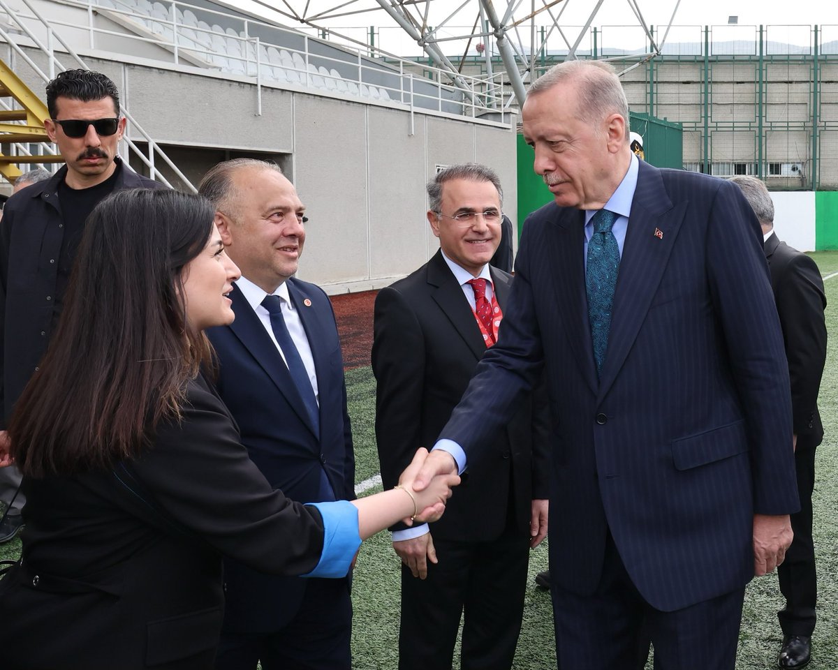 Uzun bir seçim maratonunu geride bıraktık. Cumhurbaşkanımız Sayın Recep Tayyip Erdoğan’ın dün yanındaydık, bugün yanındayız, 31 Mart’ta da onunla olacağız! 🤍