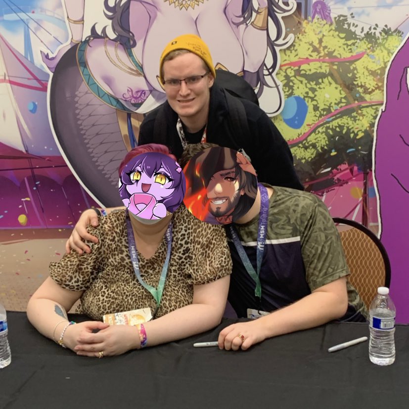 I said ‘hello’ to @VexTheSunEater and @CultistZolon! I had them sign my beanie. Really cool peeps! ✨