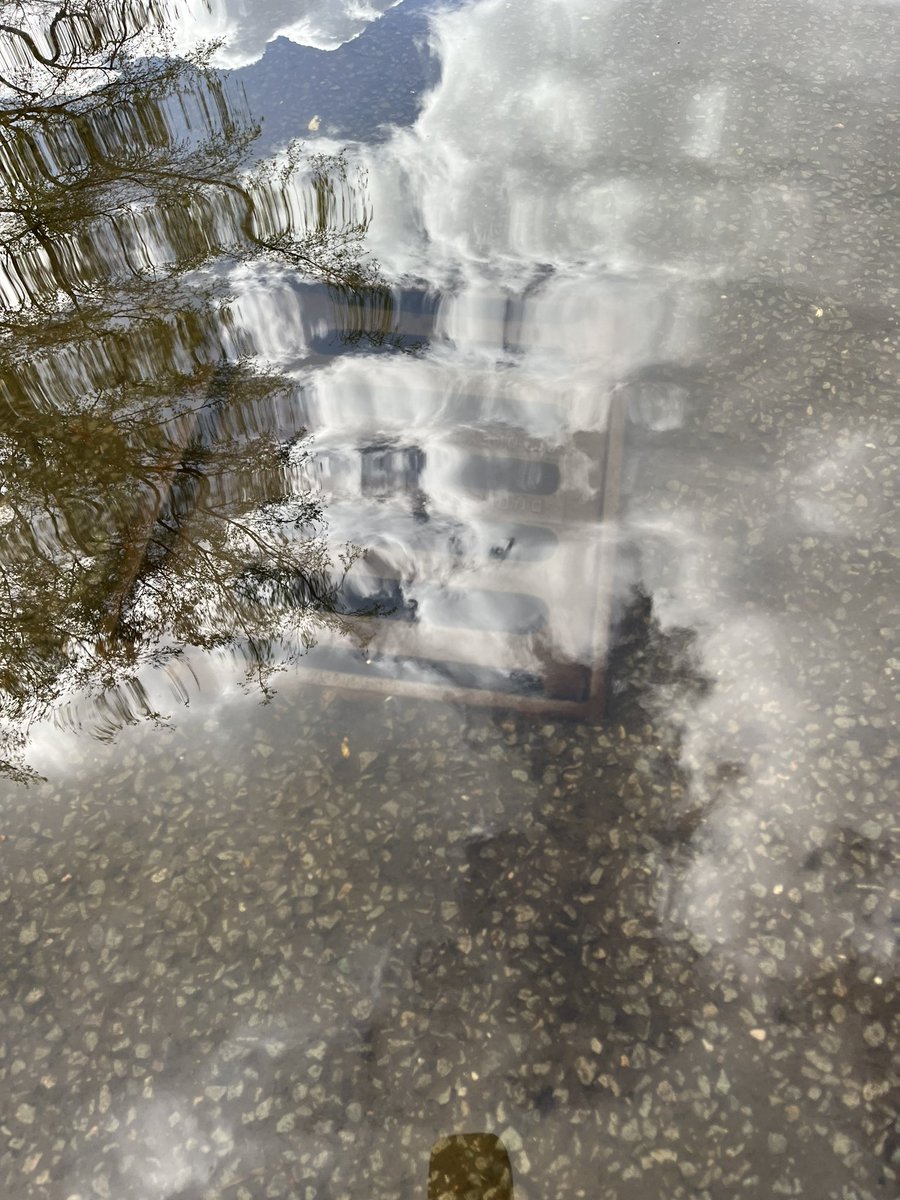 alcesterfred's tweet image. Thank you to residents who raised the issue of excess surface water near residential properties in Herford Road #Alcester today. I have reported the matter to @Warwickshire_CC and will update when the ineffective drainage has been resolved.