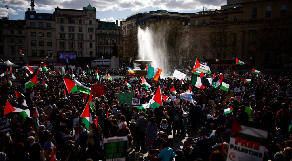 Thousands of Palestine solidarity protesters have marched in London to mark Land Day and demand an immediate ceasefire in Gaza and more aid for the besieged enclave.

🔴 LIVE updates: aje.io/sknp3l