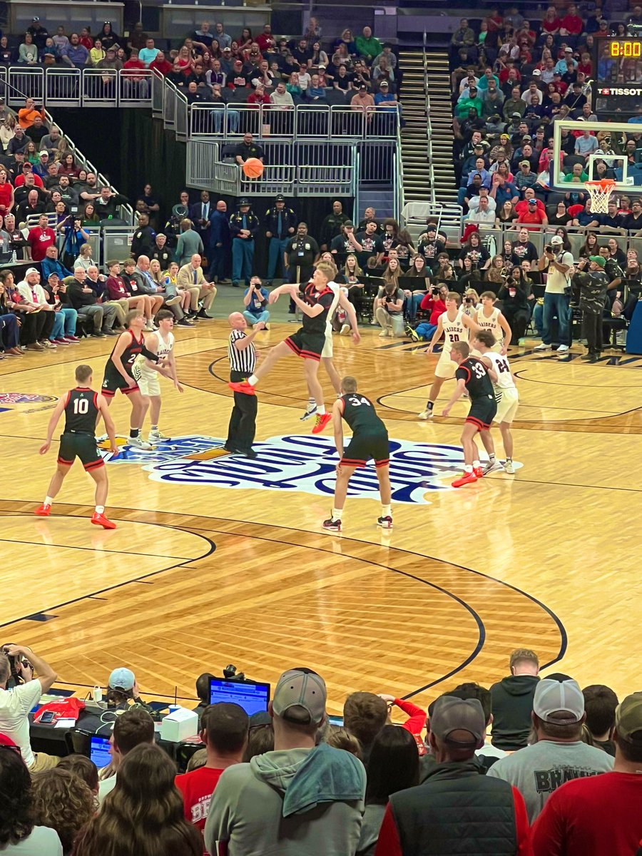 Indiana high school boys basketball (@IHSAA1) State Championship at @GainbridgeFH. 🏀 

Here to cheer for @wapathletics!
